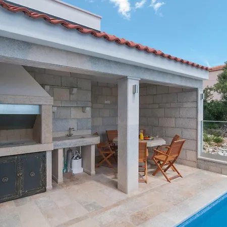 Beautiful With Private Pool Апартаменти *