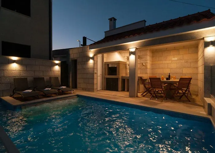 Beautiful With Private Pool *