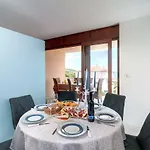 Beautiful With Private Pool * Τρογκίρ