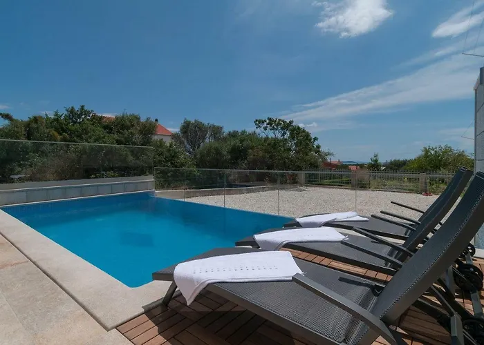 Beautiful With Private Pool *