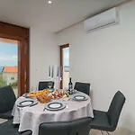 Apartman Beautiful With Private Pool *