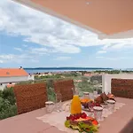 Apartman Beautiful With Private Pool Trogir